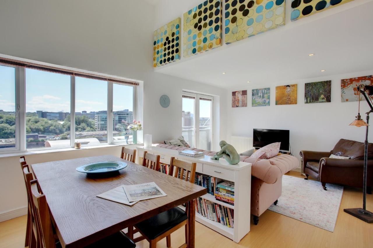 Ferienwohnung Beautiful Duplex Penthouse - Roof Garden, Views, Parking Newcastle upon Tyne Exterior foto
