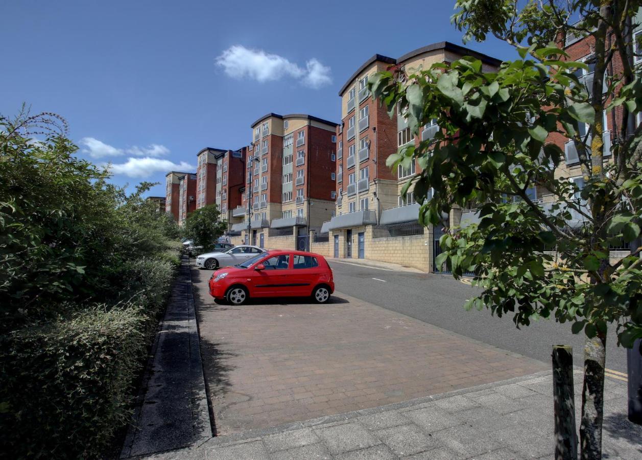 Ferienwohnung Beautiful Duplex Penthouse - Roof Garden, Views, Parking Newcastle upon Tyne Exterior foto